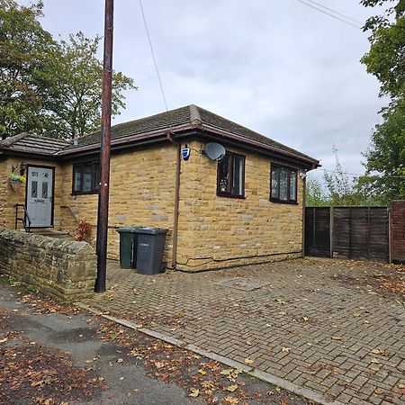 Lister Park Bradford 2Bed Detached Cottage House Parking Cinema Screen Games Room Екстериор снимка