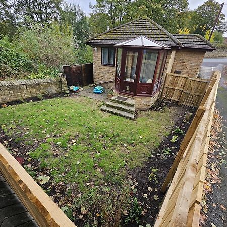 Lister Park Bradford 2Bed Detached Cottage House Parking Cinema Screen Games Room Екстериор снимка