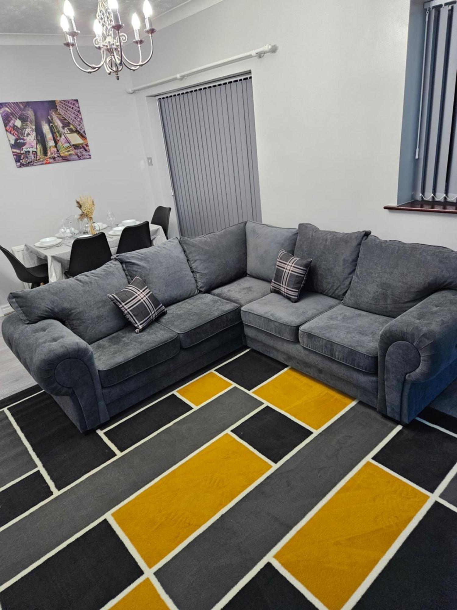 Lister Park Bradford 2Bed Detached Cottage House Parking Cinema Screen Games Room Екстериор снимка