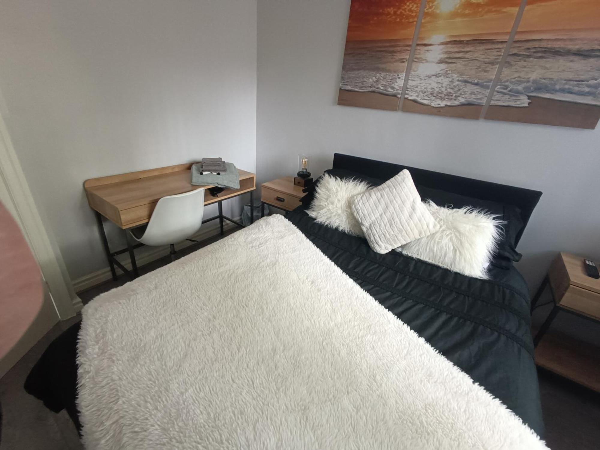 Lister Park Bradford 2Bed Detached Cottage House Parking Cinema Screen Games Room Екстериор снимка
